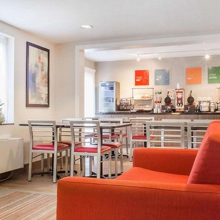 Comfort Inn Парри-Саунд Экстерьер фото
