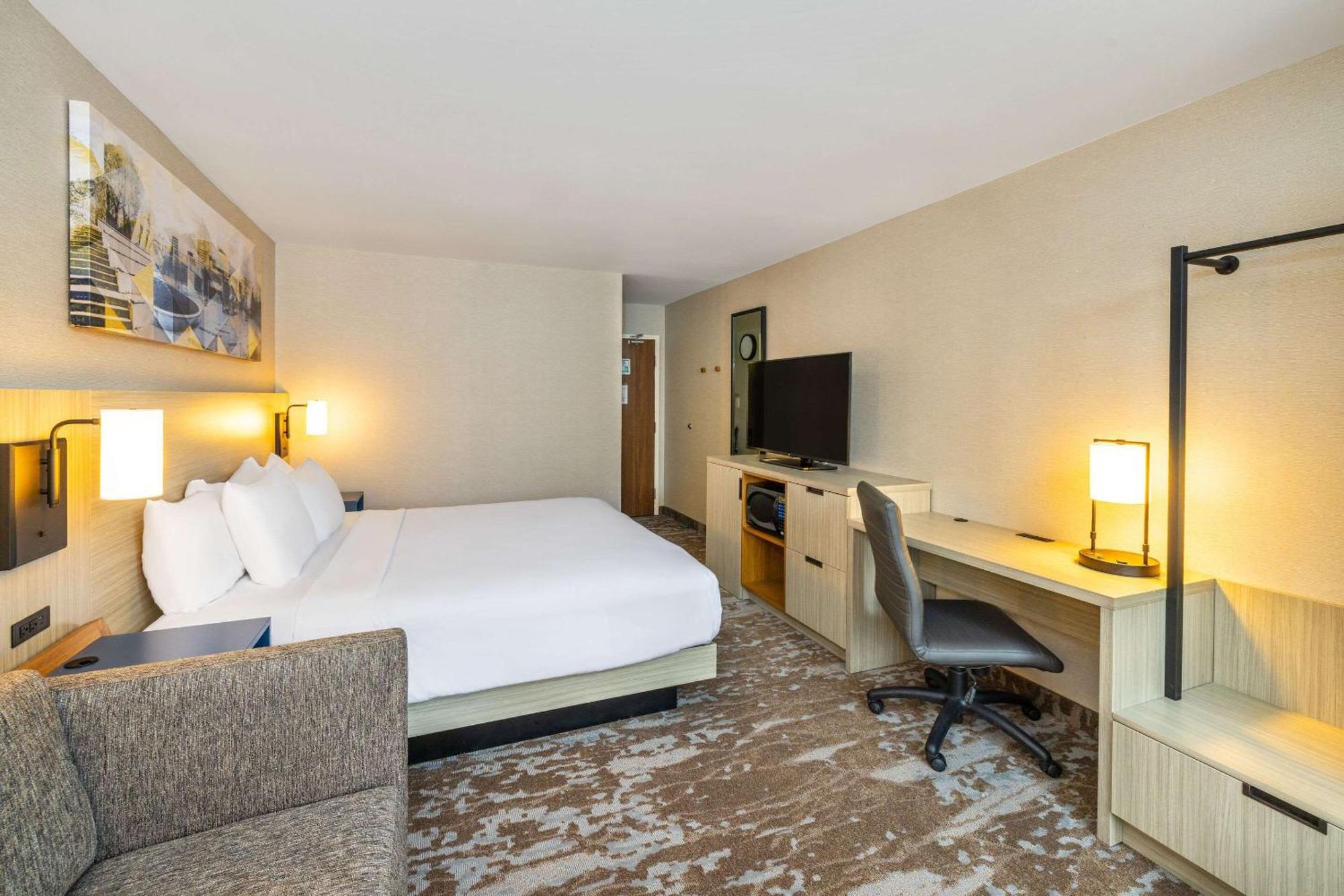 Comfort Inn Парри-Саунд Экстерьер фото