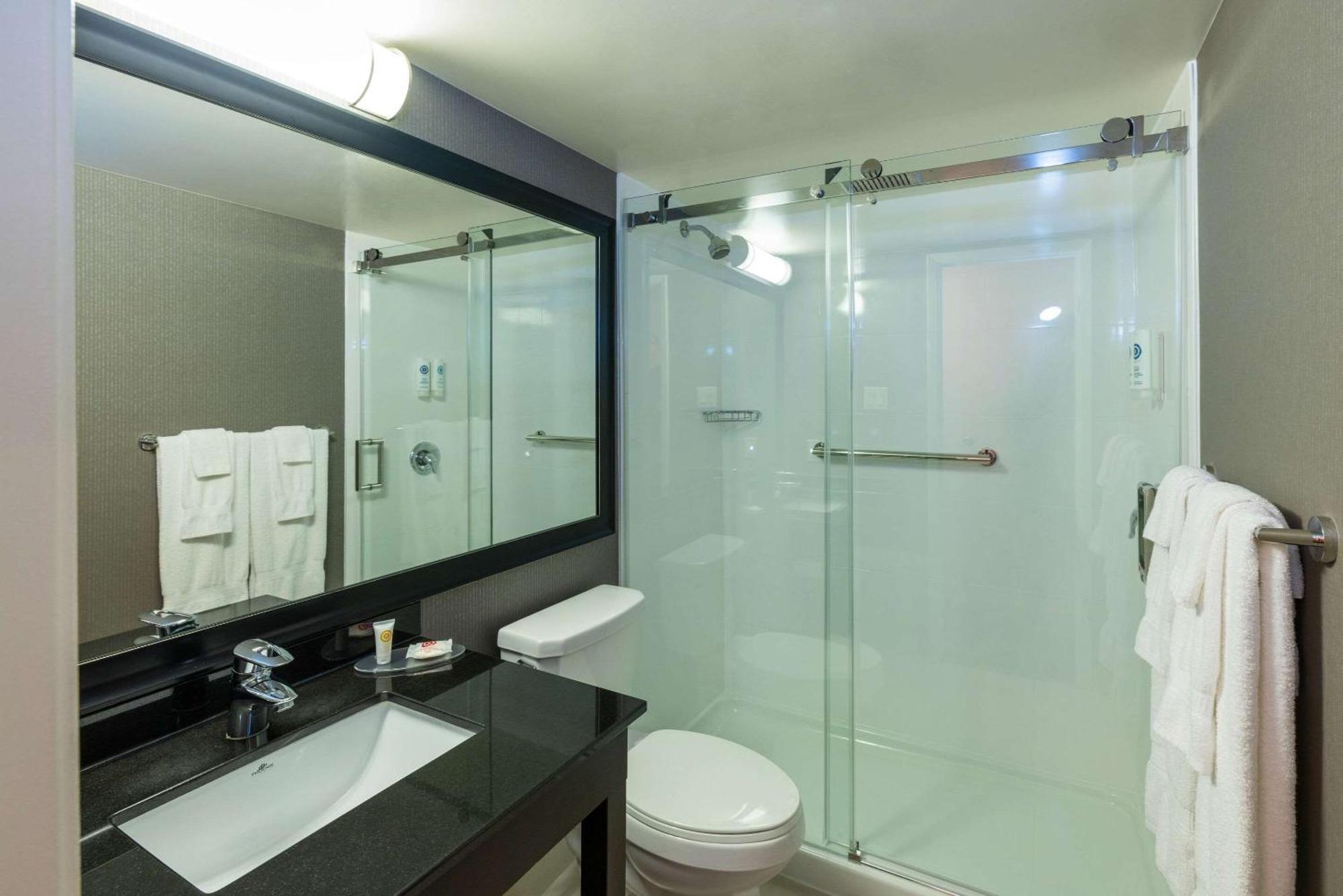 Comfort Inn Парри-Саунд Экстерьер фото