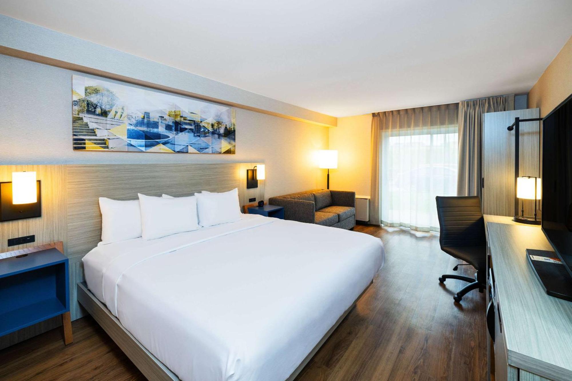 Comfort Inn Парри-Саунд Экстерьер фото